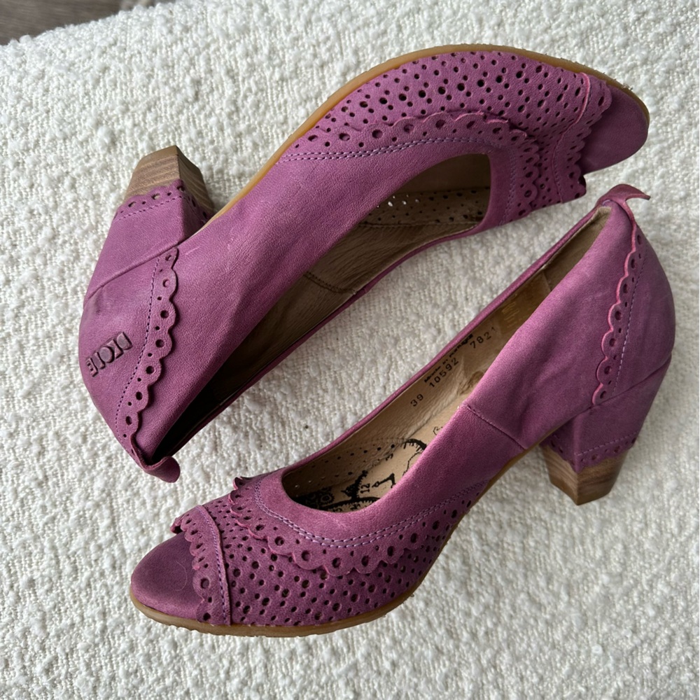 Sz 39/8 DKODE “Ida” Leather Vintage Inspired Peep Toe Heels in Purple